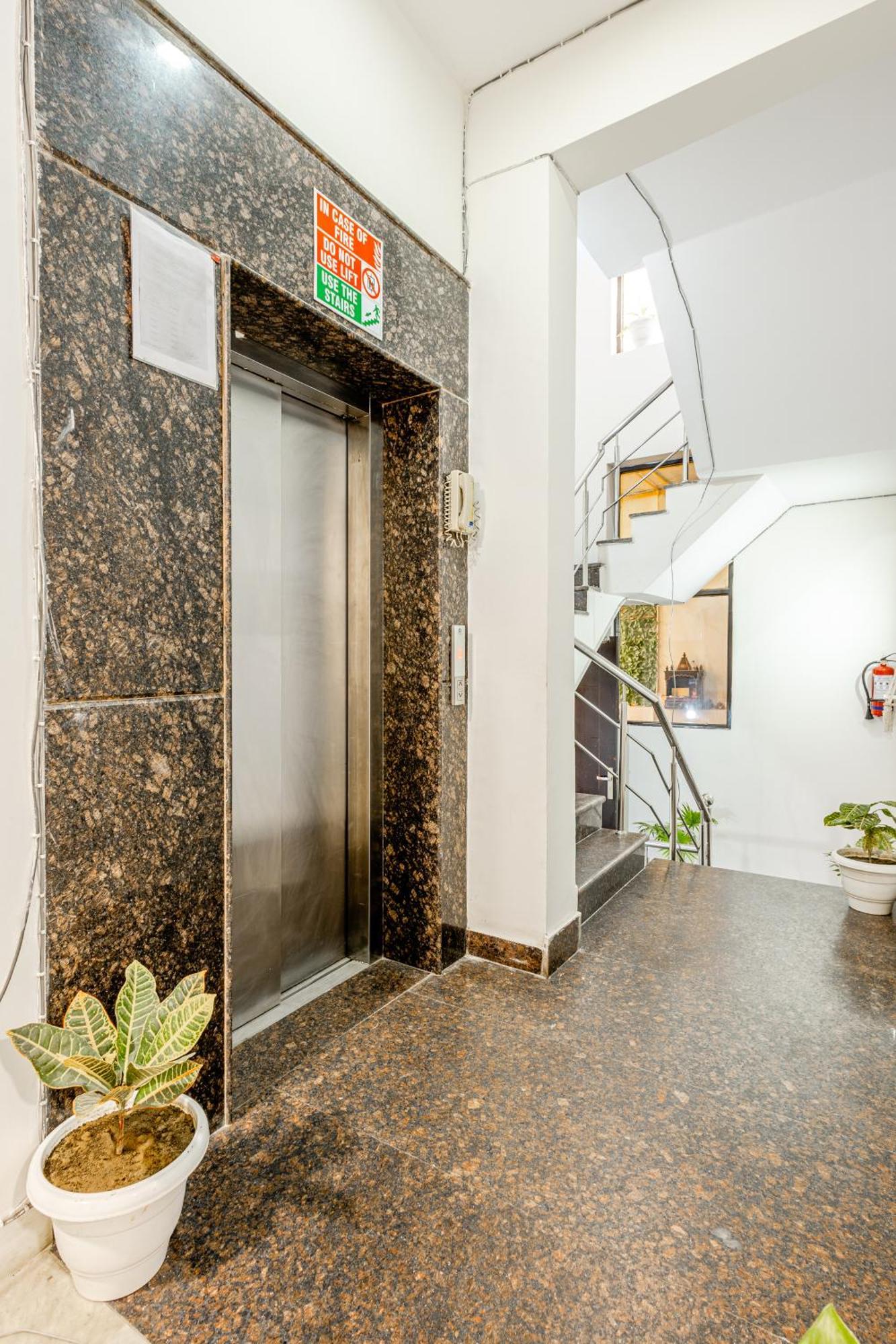Lime Tree Service Apartment Golf Course Road, Gurgaon Bagian luar foto